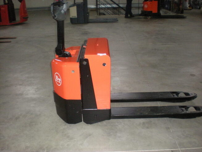 Pallet truck
